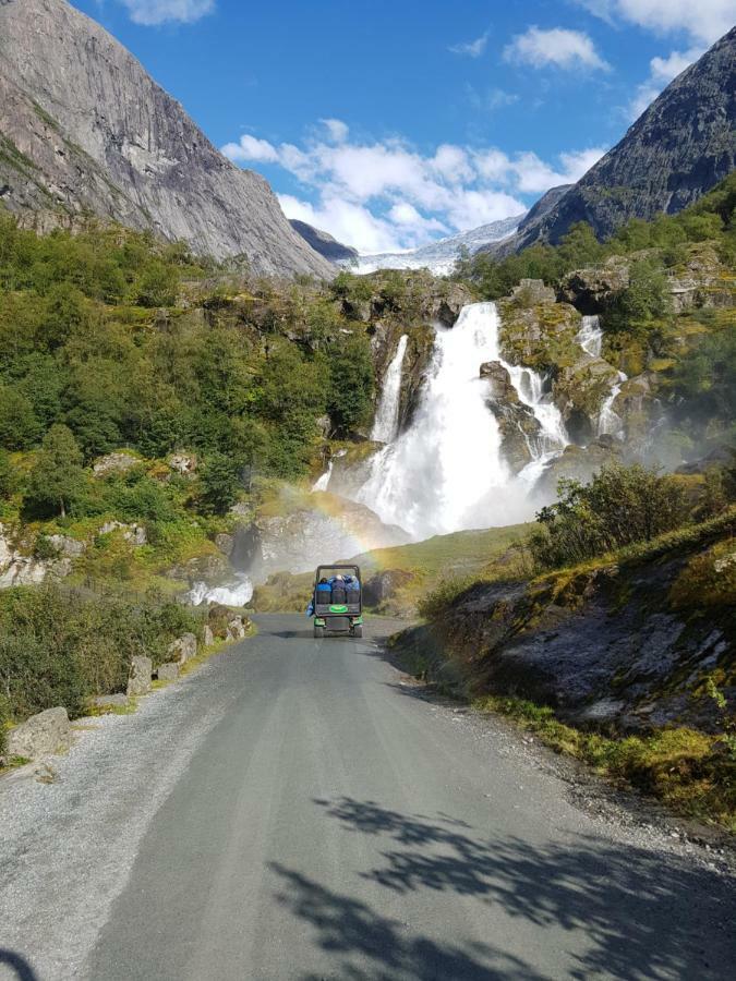 Glacier And Waterfall View Briksdalsbre Экстерьер фото